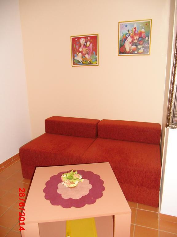 Karoski Apartments & Suites Ohrid Bilik gambar
